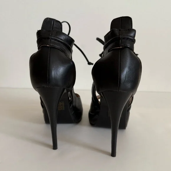 Adriana New York Black Heels - Picture 4 of 12